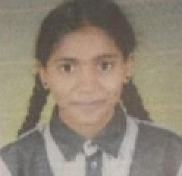 ನೇಣು ಬಿಗಿದುಕೊಂಡು ವಿದ್ಯಾಥರ್ಿನಿ ಆತ್ಮಹತ್ಯೆ